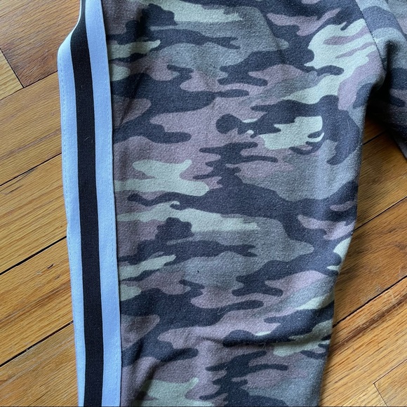🎉2X HP🎉XS Women’s Rue 21 Camo Pants - Picture 8 of 13
